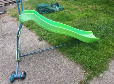 slide needs 1 screw as shown in pics