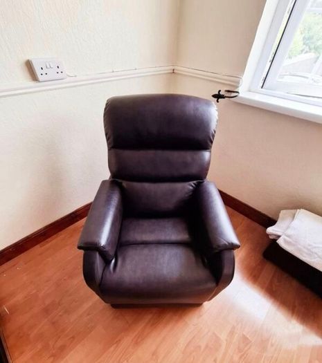 Electric recliner chair
