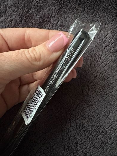 Ayu make up brush - concealer / highlighter