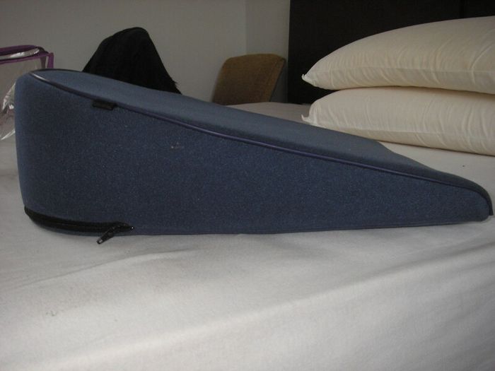 Seat wedge cushion