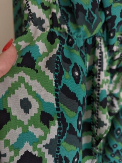 beautiful dress Zara printed long sleeve V neck geometric dress bloggers , puffed sleeve dress