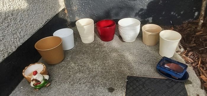 Plant pots