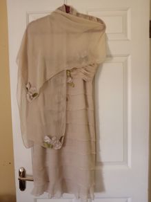 Anushka G. Silk dress