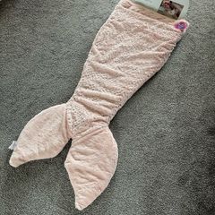 Kids fish tail snuggle blanket