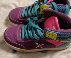 Roller shoes heelys
