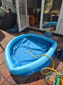 Kids inflatable pool