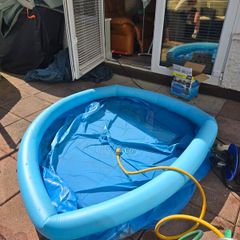 Kids inflatable pool