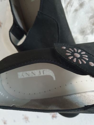 JENNY heels - size 7