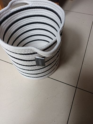 Dunnes Stores Medium Cotton Rope Blasket.  Size : Medium - H10" x 11"   B.N.W.T.
