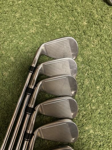 Taylormade Sim 2 Max irons