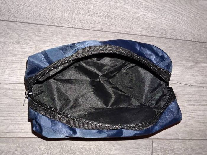 1 Euro Each To Clear!! - Variety Of Bags - Make Up, Toiletries, School, Etc