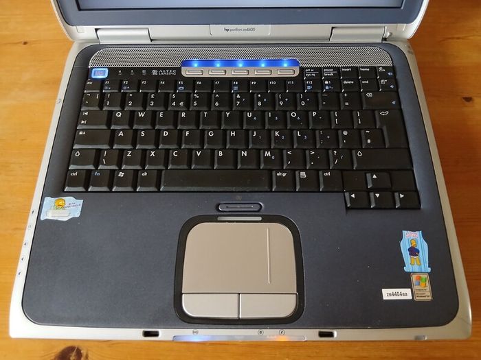HP Pavilion ze4400 Retro XP Laptop Working