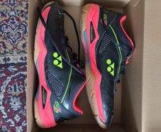 yonex badminton shoes