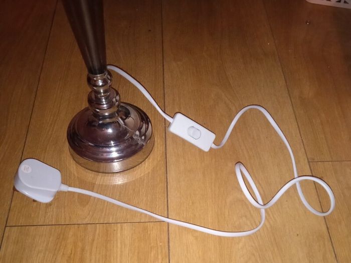 Table lamp