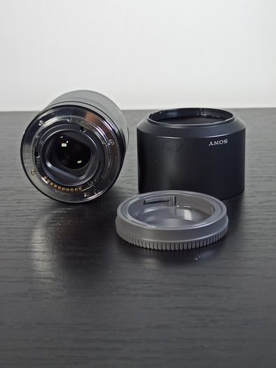 Sony E 50mm f/1.8 OSS