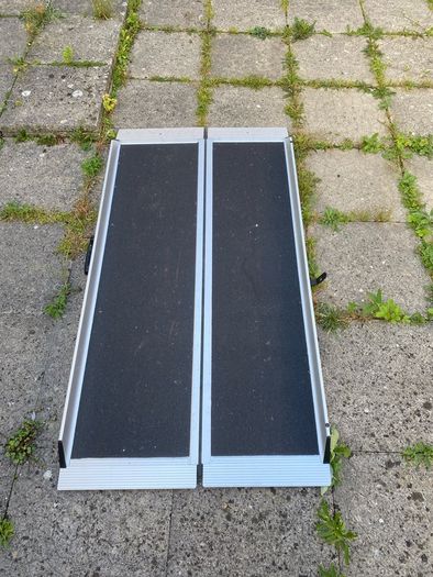 Lightweight Aluminium Wheelchair ramp
