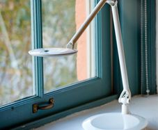 Humanscale Element Disc LED Task Light - Ergonomic Desk Lamp (White)