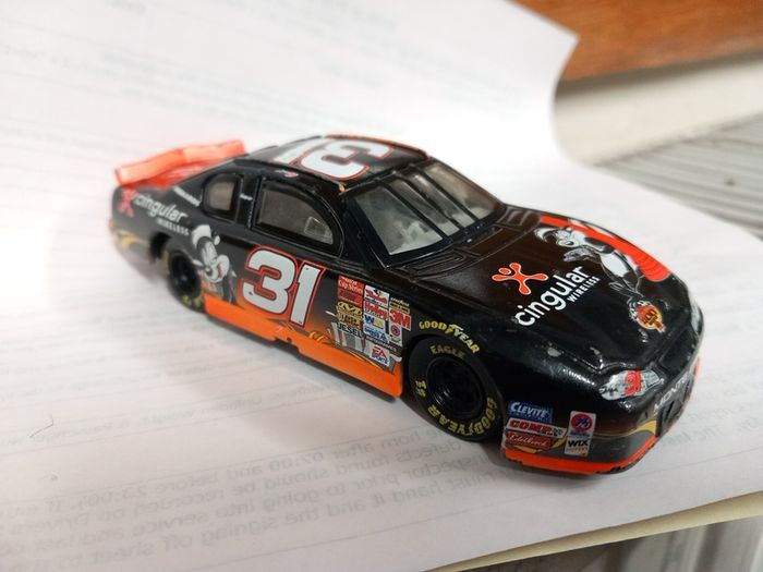 ACTION RACING COLLECTIBLES  Robby Gordon 1/24 Scale 31 Cingular 2003 Chevrolet Monte Carlo    Toy Car hot wheels corgi action gift present Collectable kids play toy collectors looney tunes  warmer bros