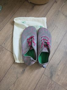 barefoot