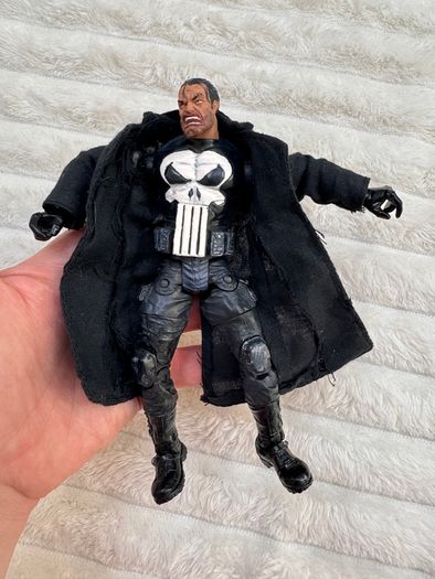 Marvel Legends Urban Legends approx. 6 The Punisher Action Figure 2003 Used Please see photos