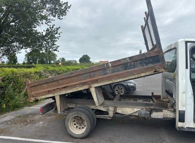 Trucks,Trailers garage equipment