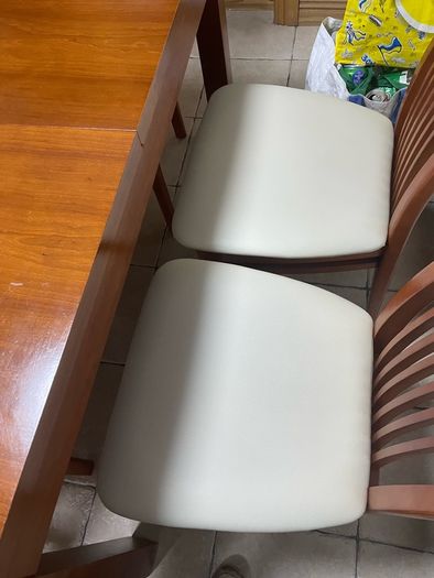 Kitchen dinning table and 6 chairs