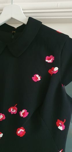 Kate Spade black falling floral ruffle detail dress with pink/red petals Sz 4 (Fit 10 UK) - Rrp 398 Dollars