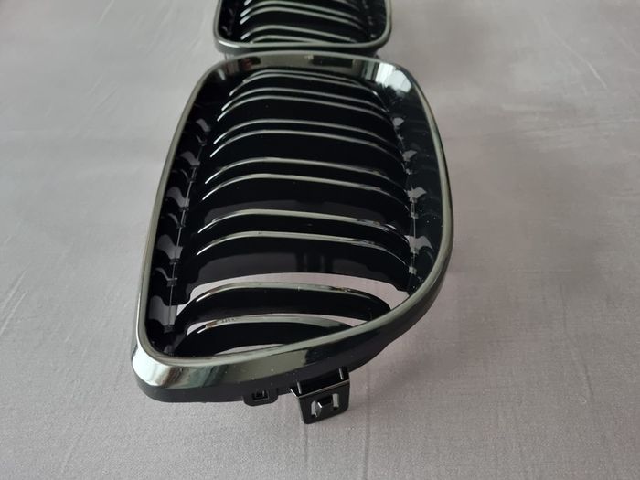 BMW 1 Series E81 E82 E87 E88 Gloss Black Kidney Grilles Brand New