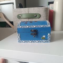 Jewellery storage