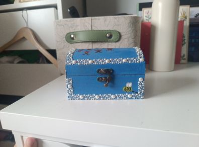 Jewellery storage