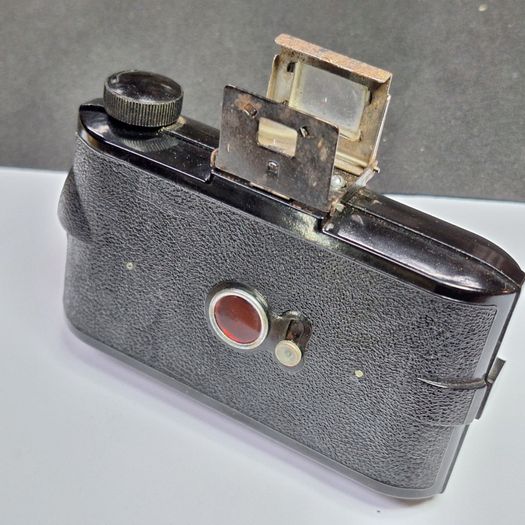 Coronet Cub Vintage Film Camera - Every Distance Fixed Focus Lens | Used | 3 Months Warranty