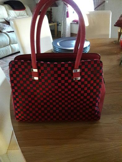 Red Ladies handbag NEW