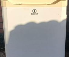 Indesit undercounter fridge