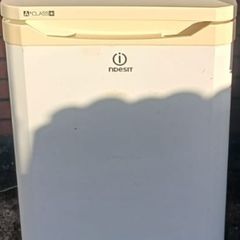 Indesit undercounter fridge
