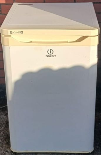 Indesit undercounter fridge