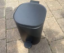 pedal bin