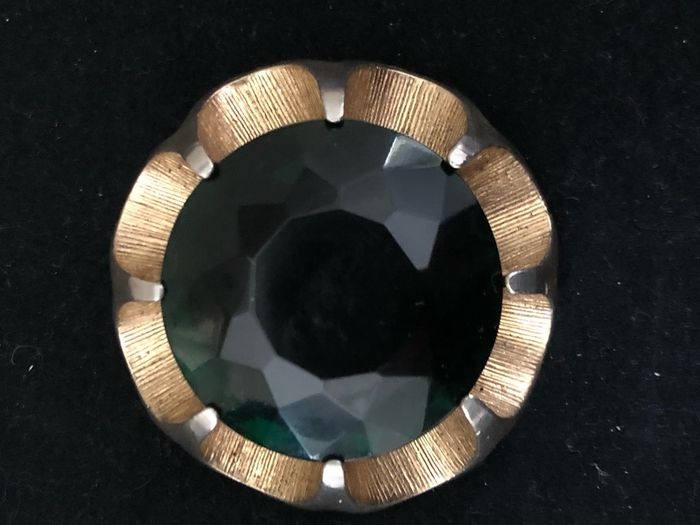 brooch