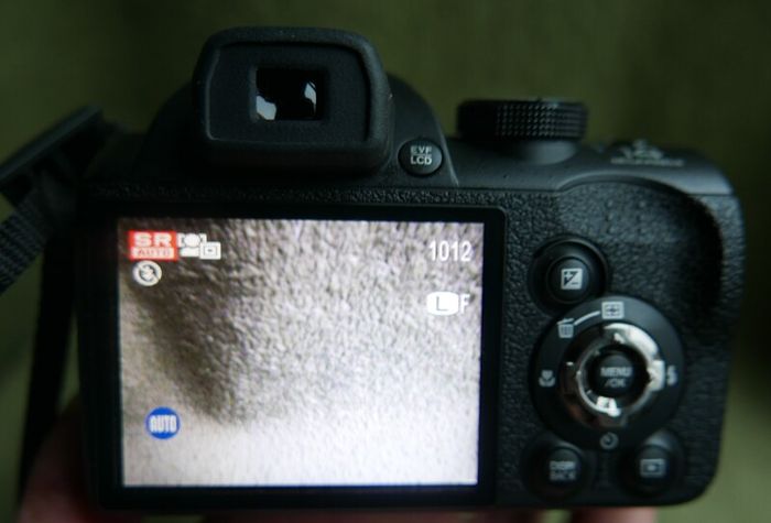 Fuji Fujifilm Finepix S S4000 bridge travel super zoom 30x 24mm wide 14mp camera +SD Card, works well