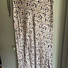 NWT Paul Costelloe skirt satin Medium