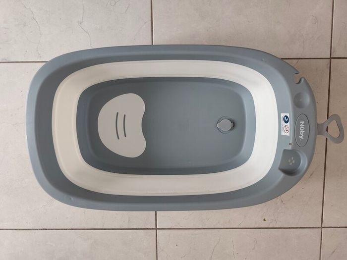Baby Bath Tub and  Bath Accessories