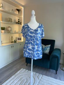 Ladies Blue & White Short Sleeved Top from Cecil. Size Medium UK 10 -12 / EU 38-40