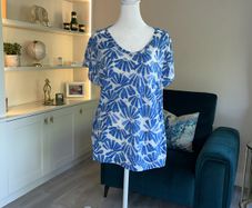 Ladies Blue & White Short Sleeved Top from Cecil. Size Medium UK 10 -12 / EU 38-40