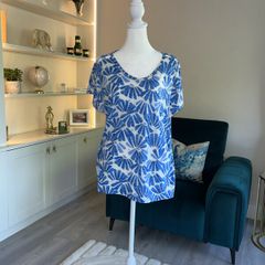 Ladies Blue & White Short Sleeved Top from Cecil. Size Medium UK 10 -12 / EU 38-40