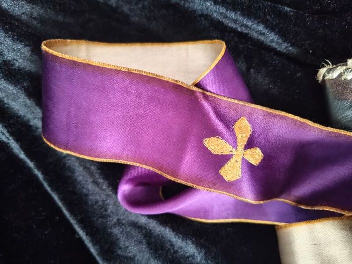 catholic priest purple and gold silk stole