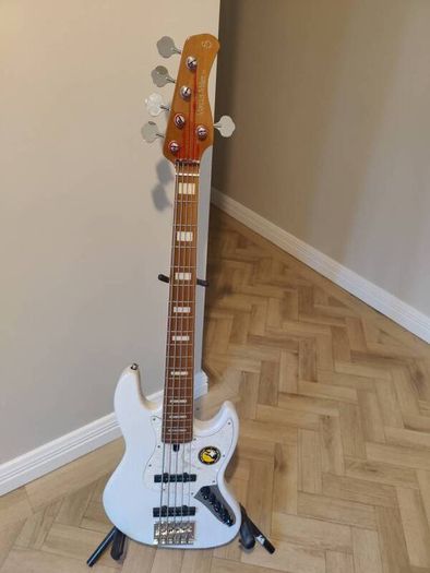 Sire 5 string V8 bass guitar