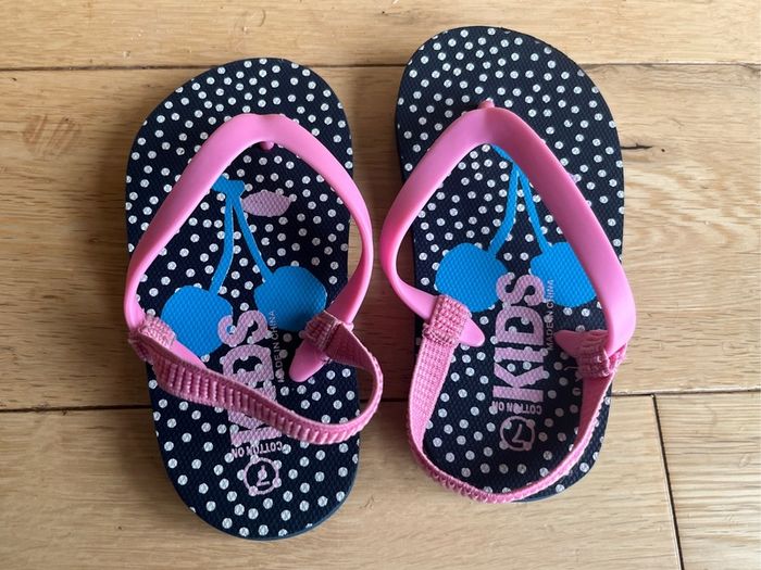 Cotton on Kids' Pink & navy polka dot Flip Flops Size 7 EUR 24 BNWOT