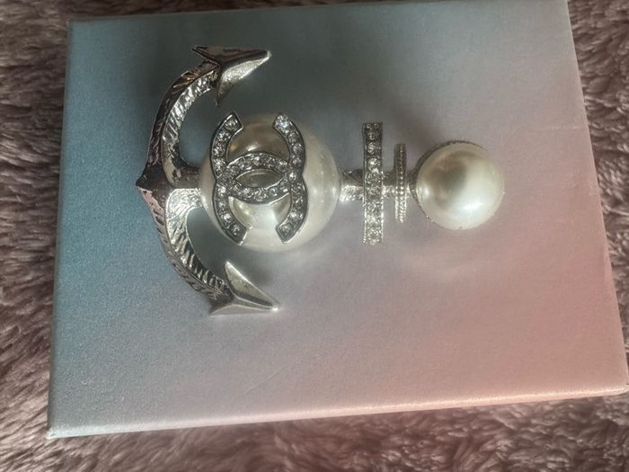 Chanel inspired silver tone large 6 cm anchor brooch Free post