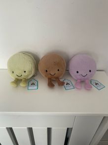 New JELLYCAT Max/ Mona/ May Macarons