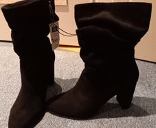 BNWT Black Boots Size 6