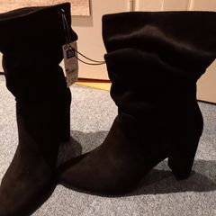 BNWT Black Boots Size 6
